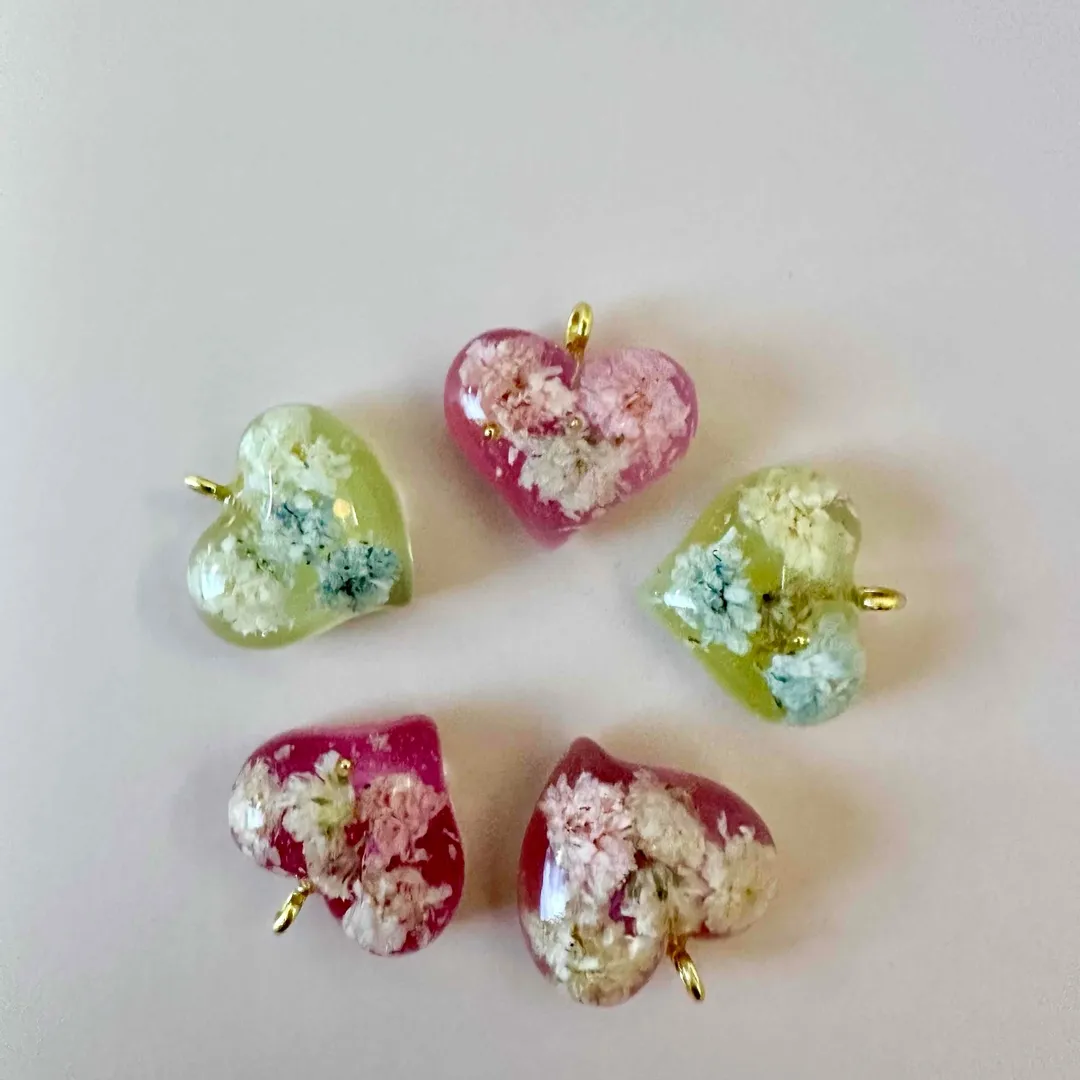 はる（haru2.896)さんのレジン作品 | 新商品 作家のためのレジン じゃぼんコーティング どぼん液 ...