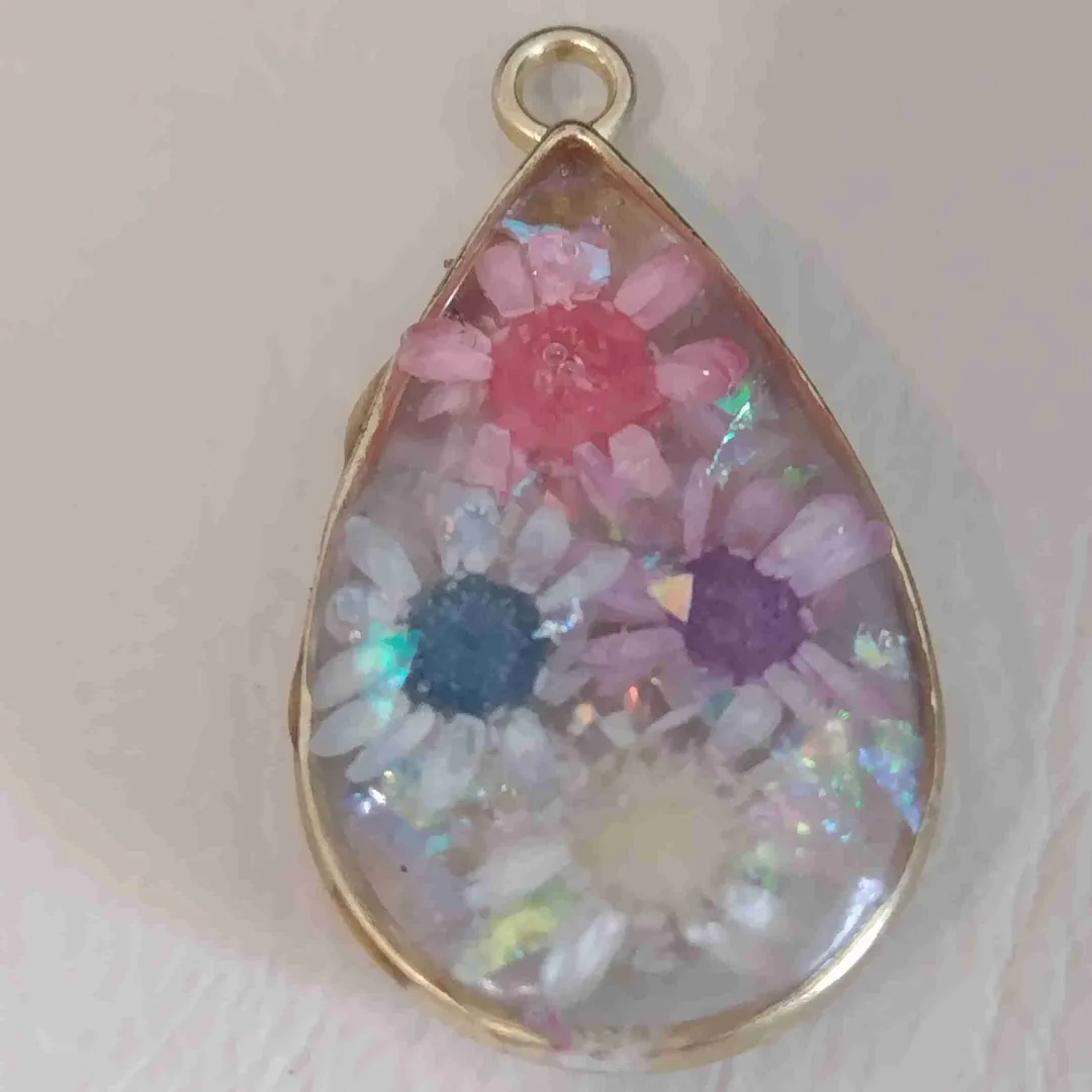 ✾Himawari✾さんのレジン作品 | ドライフラワー 上質 押し花 こでまり 120枚 ネイル パ...
