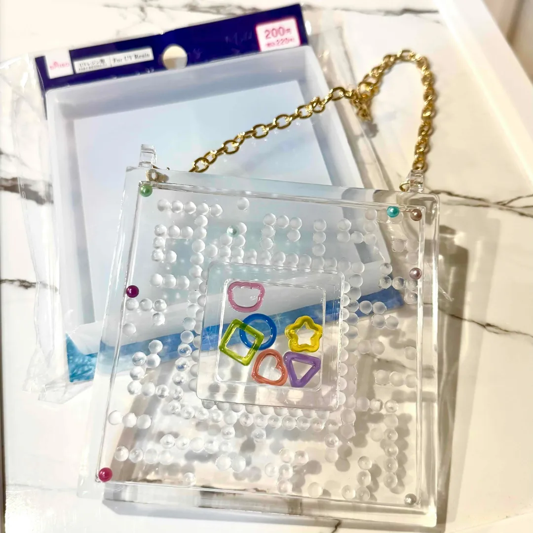 mio.skmtさんのレジン作品 | シリコーンモールド〈小物入れ、正方形〉
