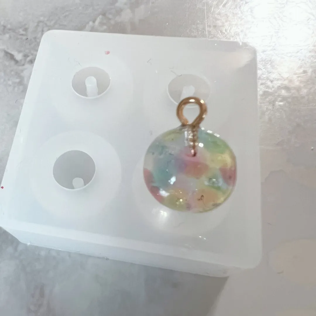 ALice212さんのレジン作品 | 【定期便】作家のためのレジン 200g