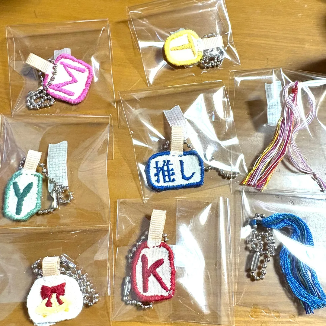 くろうさぎさんの刺しゅう作品 | 手縫い糸20色セット