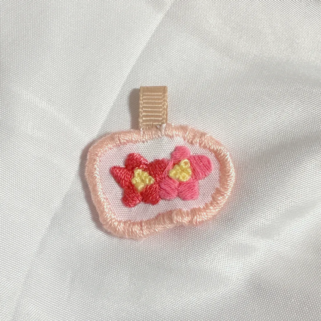 くろうさぎさんの刺しゅう作品 | 刺繍糸 刺しゅう糸 100色 100束 セット クロスステッ...