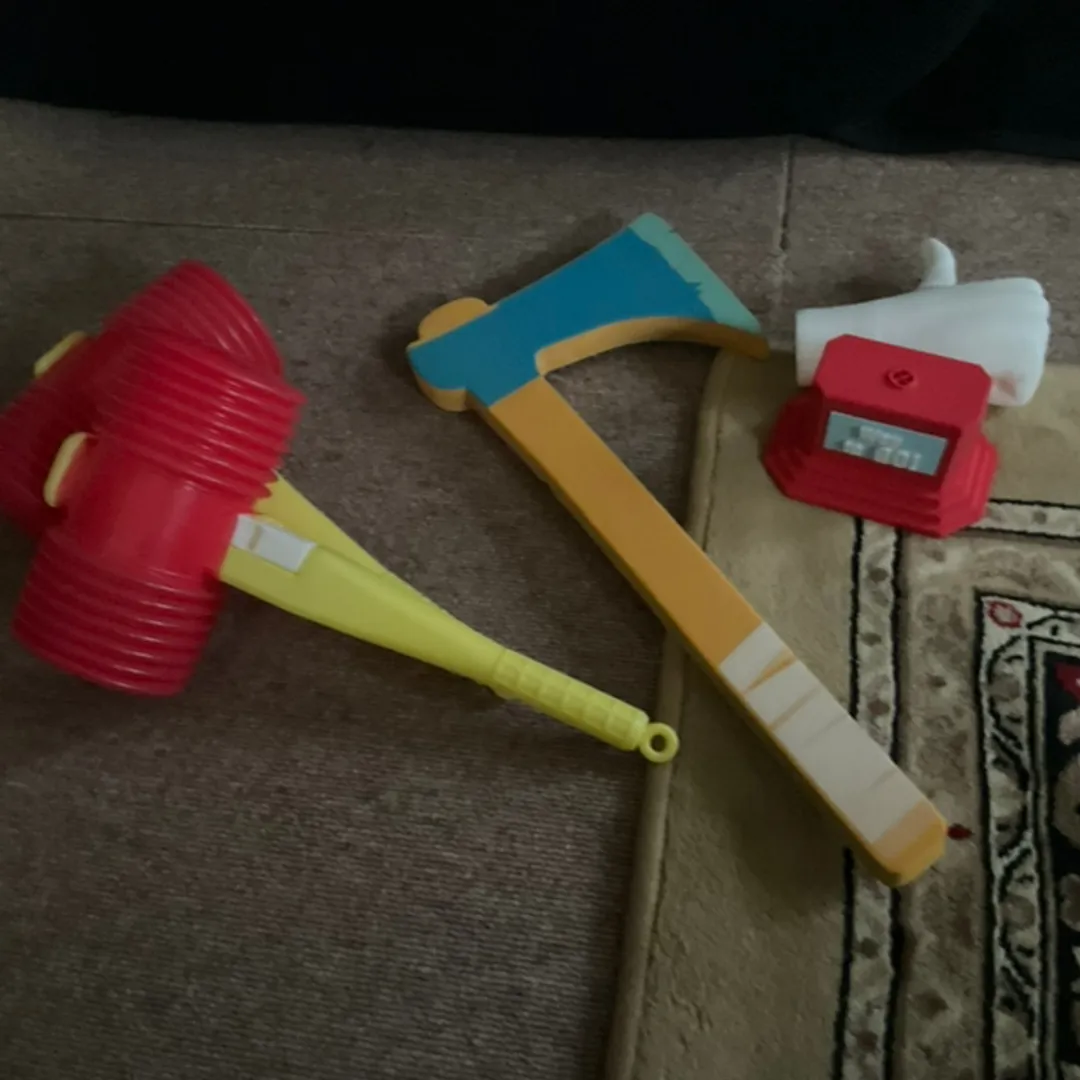 口が空飛ぶ🪽靴👞みたいなおじさんさんの粘土作品 | ぴこぴこハンマー