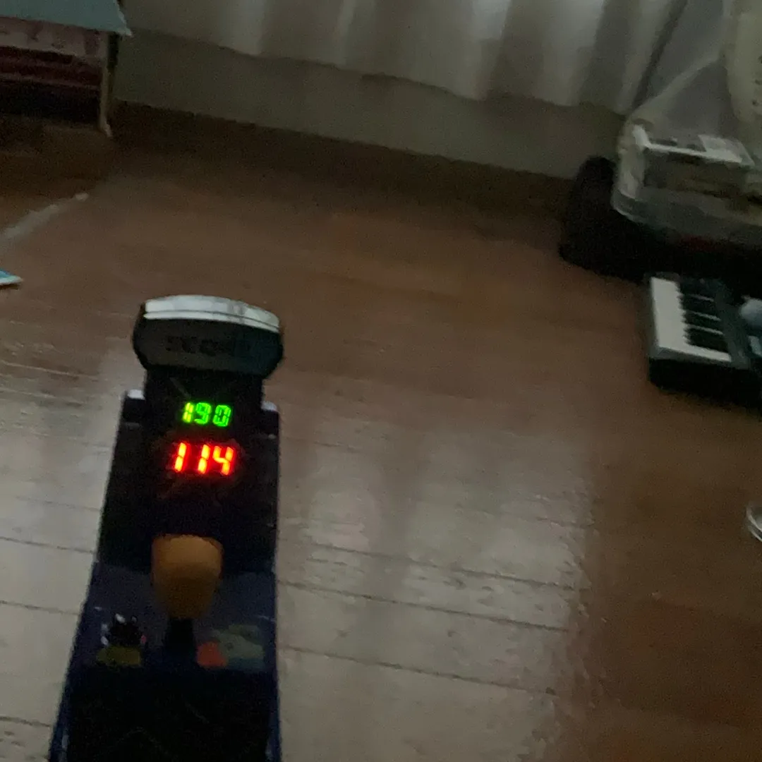 口が空飛ぶ🪽靴👞みたいなおじさんさんの粘土作品 | おもちゃ