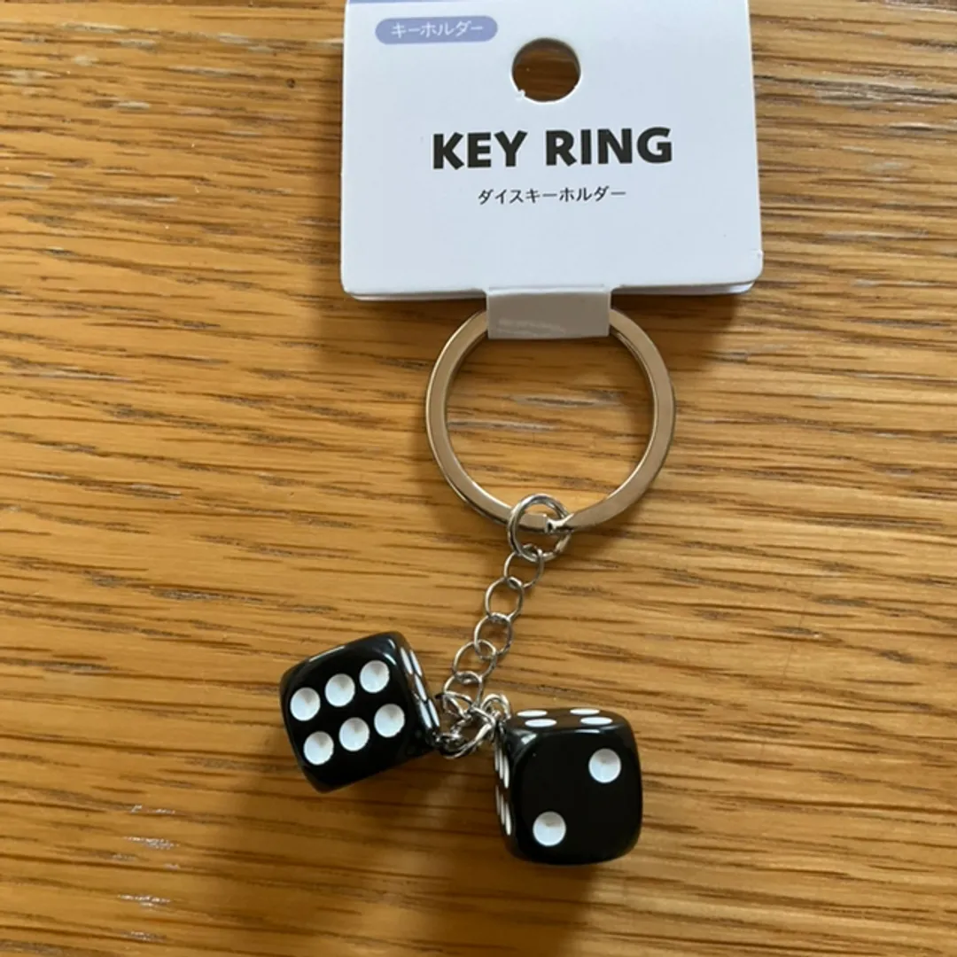 口が空飛ぶ🪽靴👞みたいなおじさんさんの粘土作品 | お値段のわりに良いアイテム