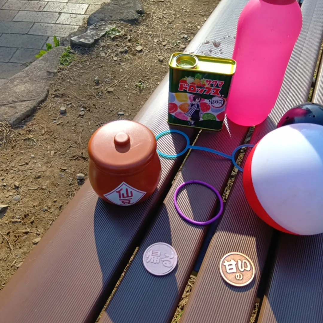 ガッチリ⚡️🚧ネンドマン！さんの粘土作品 | ヘアゴム。色もいい！