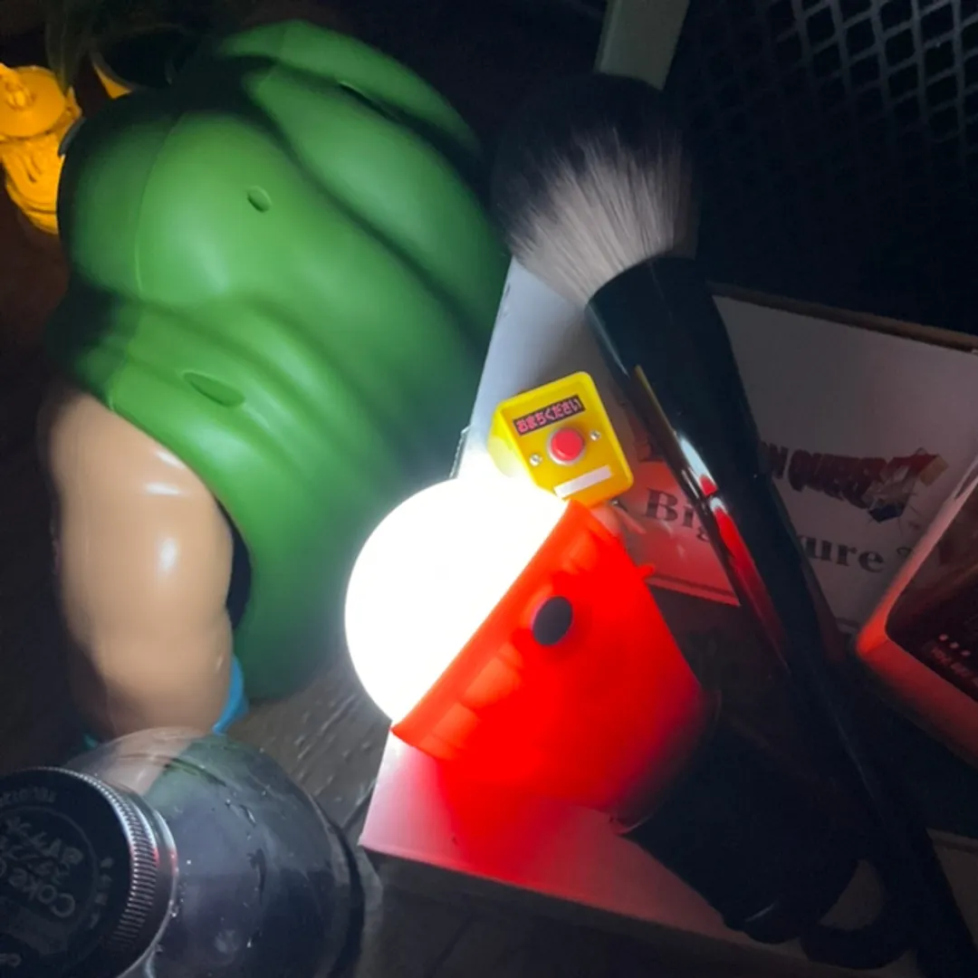 シン・ネンドマン⚡️さんの粘土作品 | ミニバケツ。中も工夫されていれる。