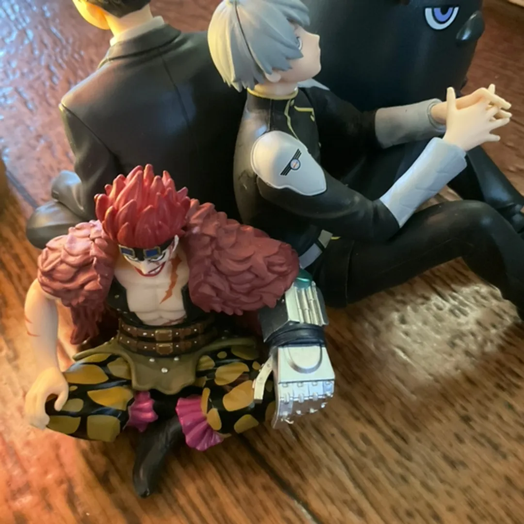 large-amount-nendomanさんの粘土作品 | 靴下。白が基本の。ラインが入ってる。