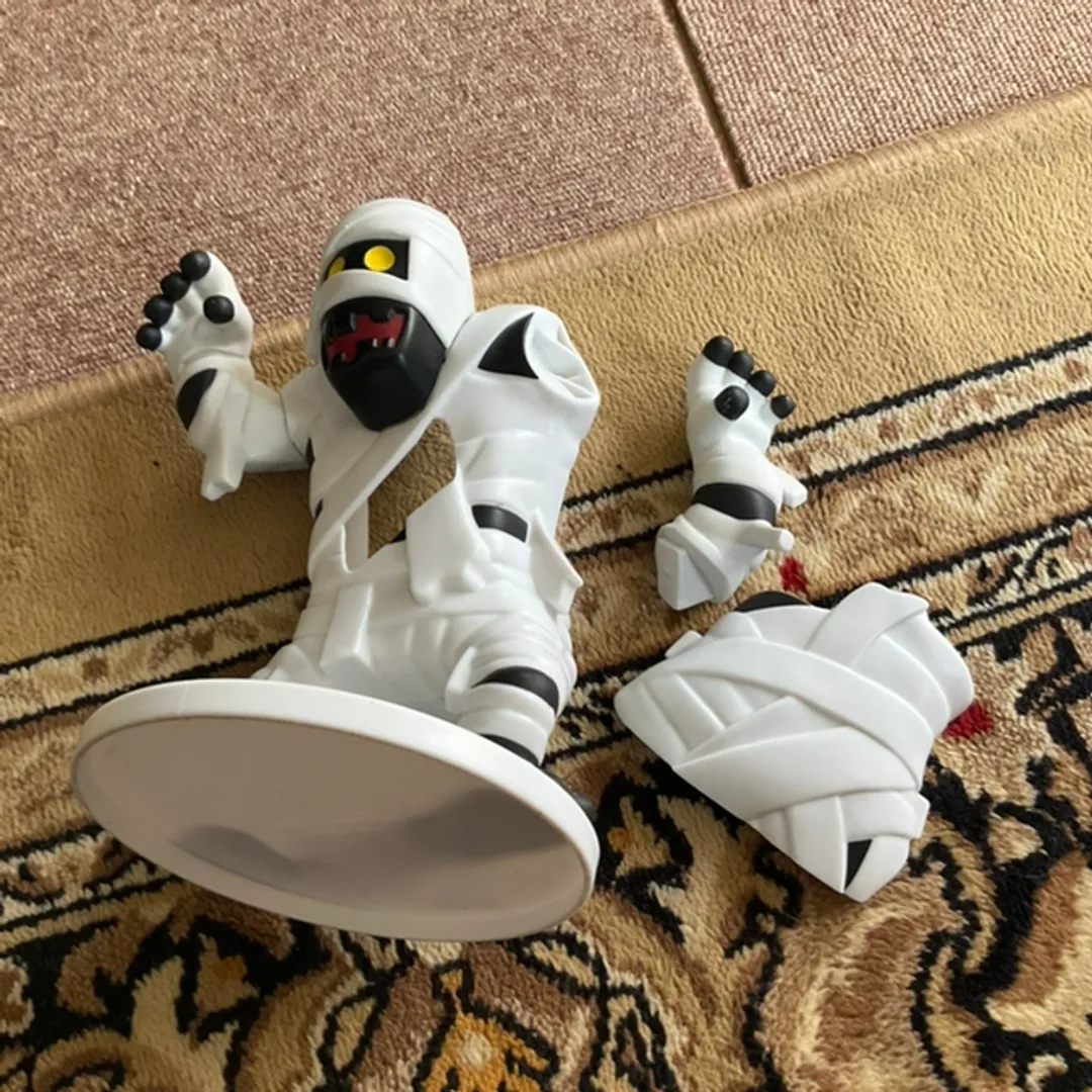 large-amount-nendomanさんのお便り作品 | 靴下。白が基本の。ラインが入ってる。