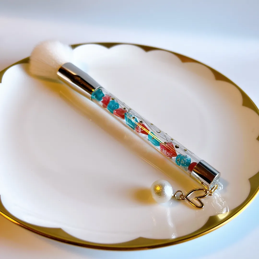 たまさんのレジン作品 | ハーバリウム メイクブラシ チーク単品 シルバー