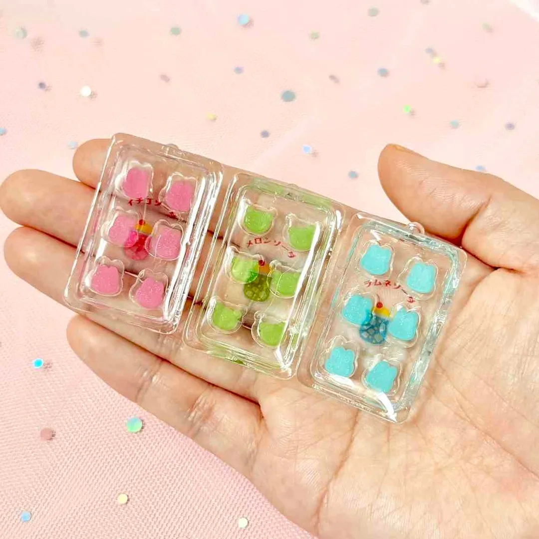 moi enneさんのレジン作品 | 【着色剤】レジン着色剤 カラリー ベーシックカラー 単品 レ...