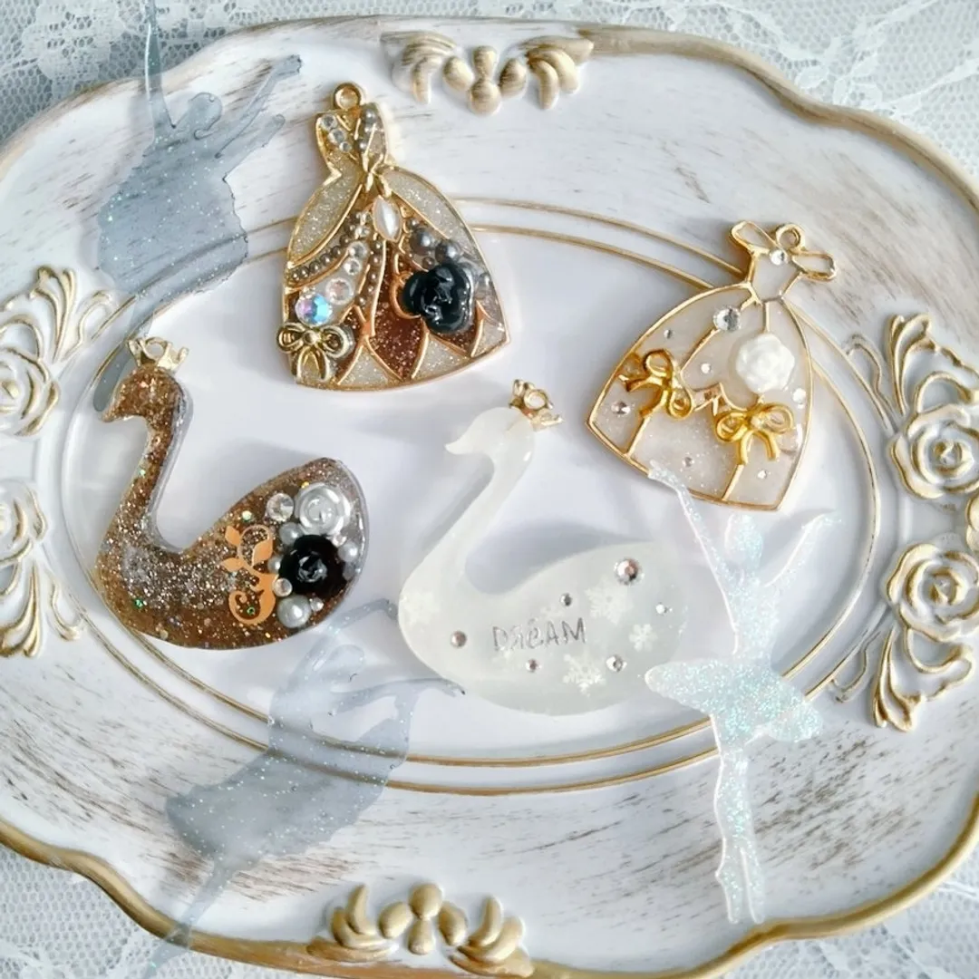 ゆき❄️氷さんのレジン作品 | 【100g 】キララ UVレジン液 / ハードタイプ 高粘度...