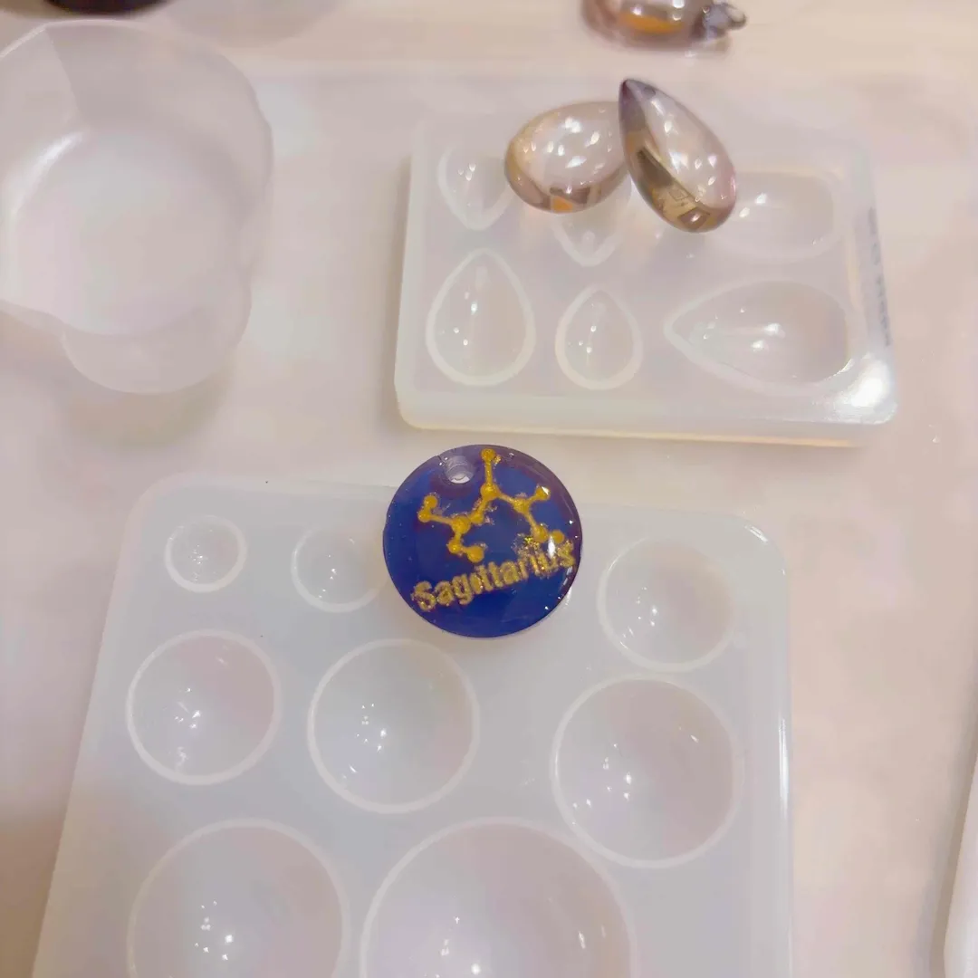 黒猫屋さんのレジン作品 | 作家のためのレジン 200g