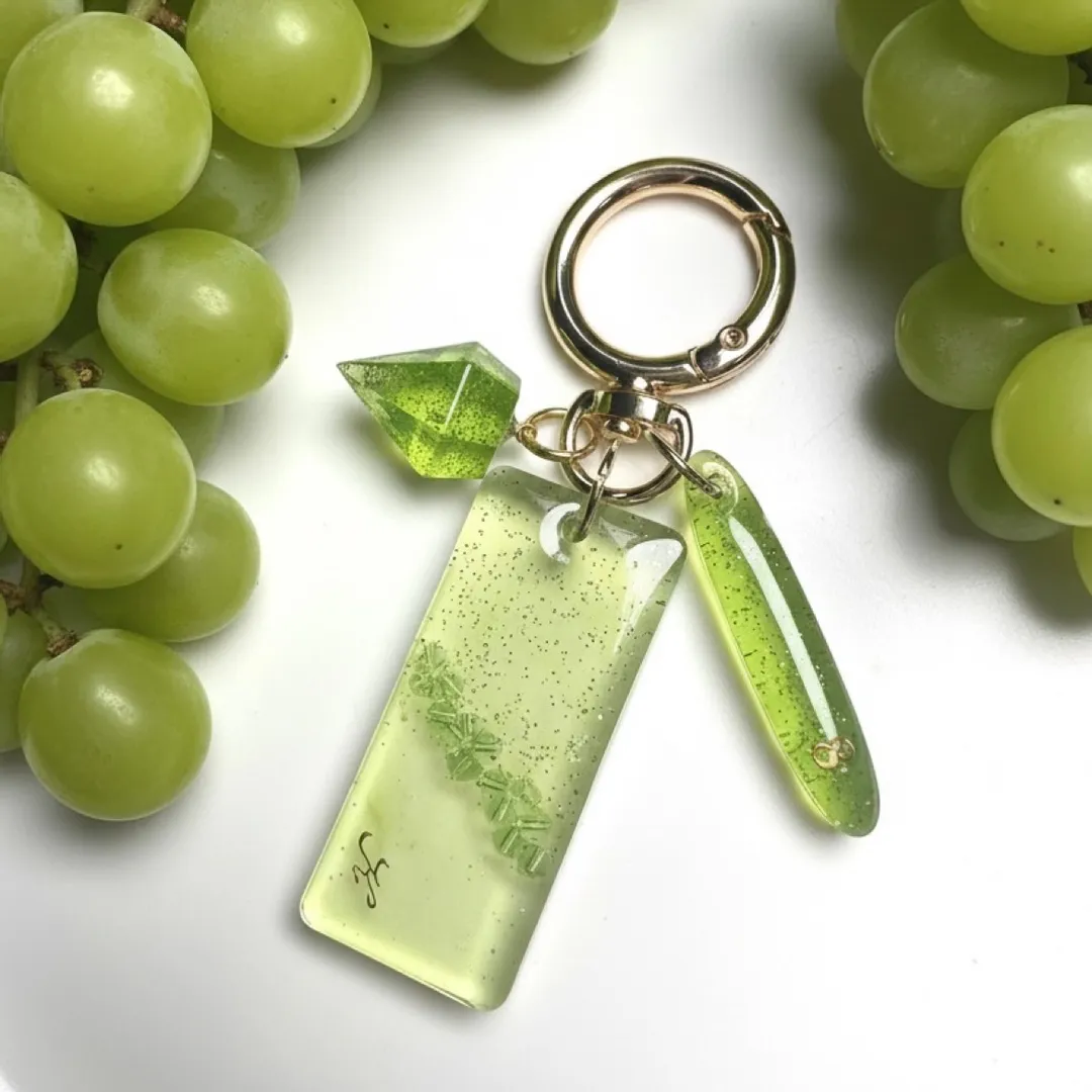 RIOKAさんのレジン作品 | 超透明【大容量UV-LEDレジン液】 レジン液 70g『コス...