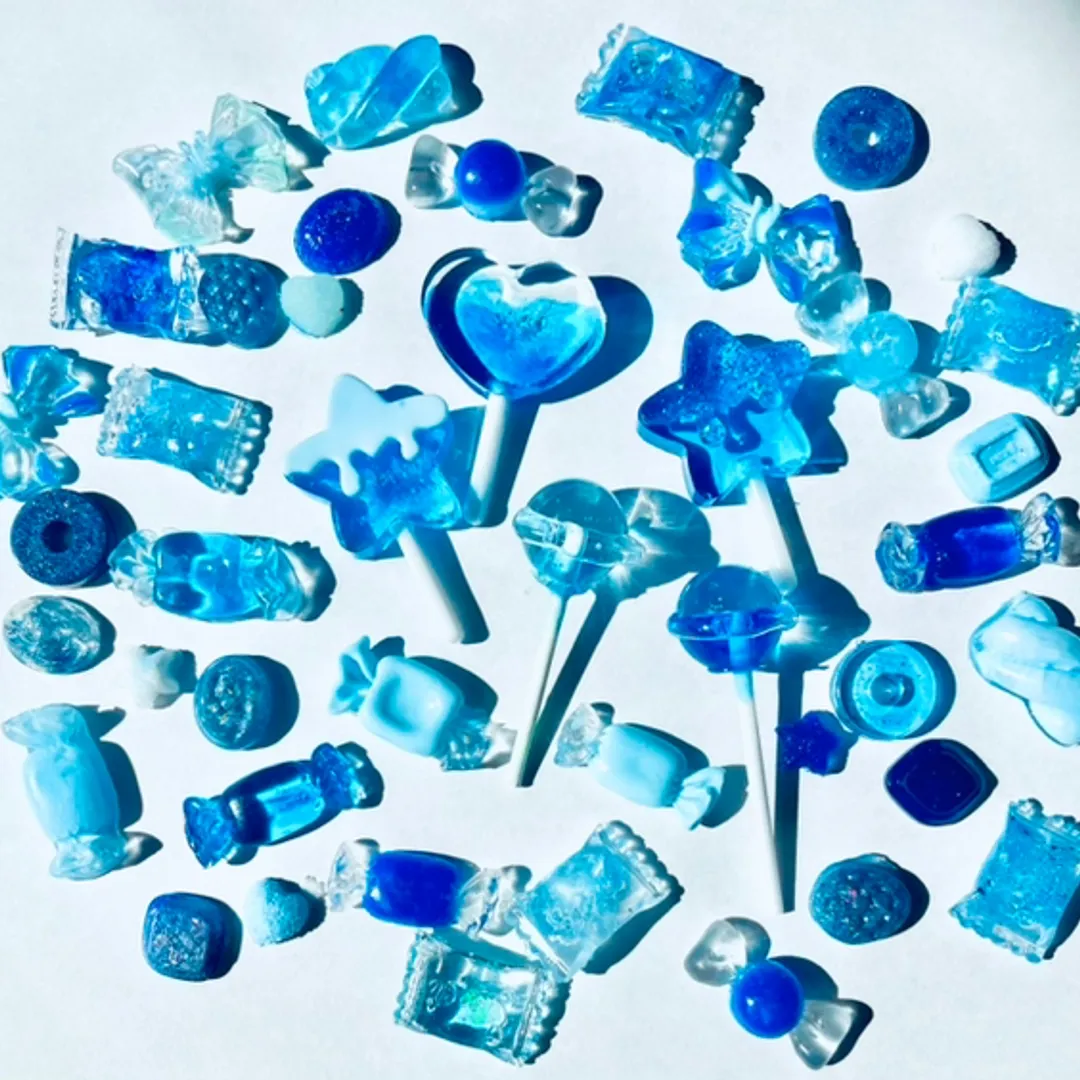 Yas /青ヰ鱗さんのレジン作品 | シリコンモールド ハート型 ロリポップチョコ 棒つきチョコ ...