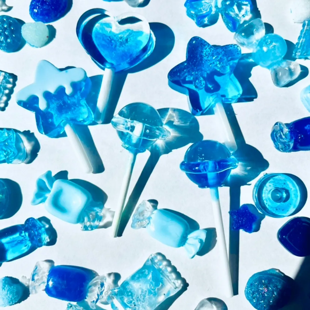 Yas /青ヰ鱗さんのレジン作品 | シリコンモールド 星型 ロリポップチョコ 棒つきチョコ シャ...