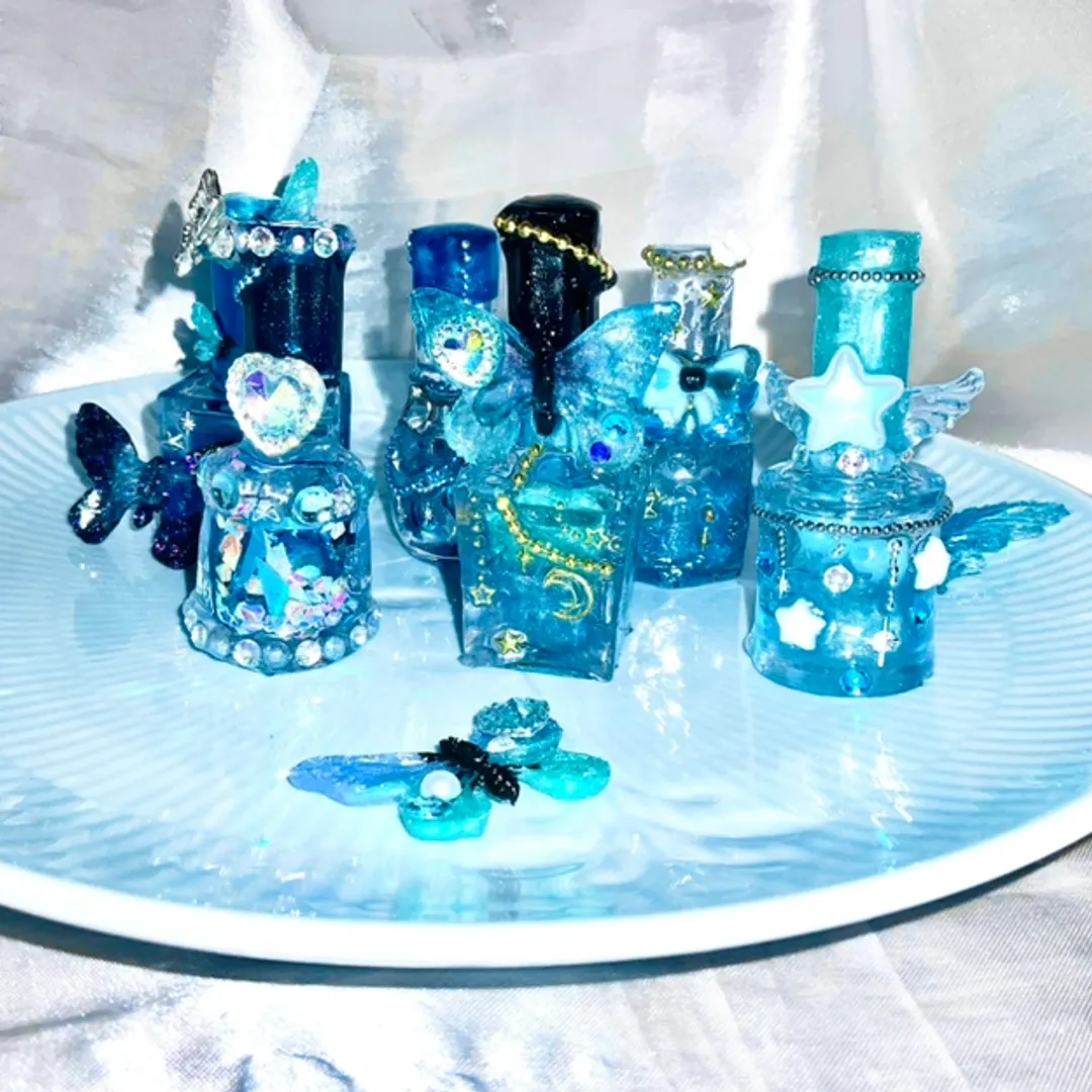 Yas /青ヰ鱗さんのレジン作品 | 「 レジン用 着色剤 海カラー パールラメ 3色」セット 限...