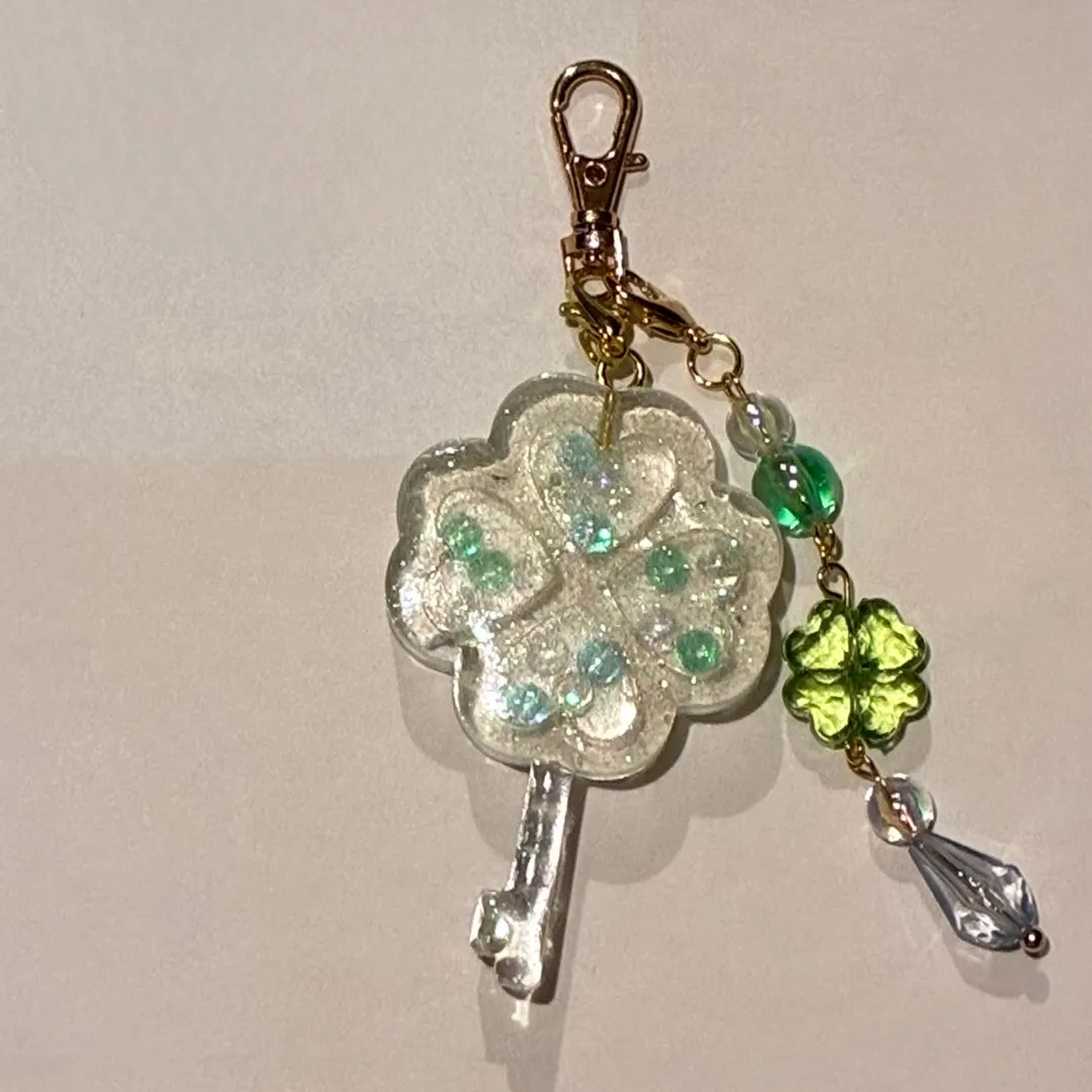 さっちゃんさんのレジン作品 | 2液性レジン  カシオペアの煌き