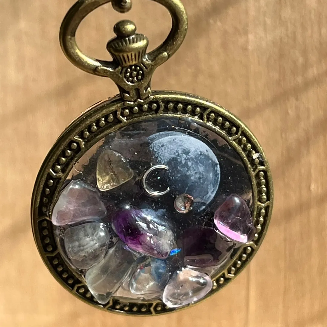 テオさんのレジン作品 | レジンシール   月の満ち欠け 【両面】レジンクラブ