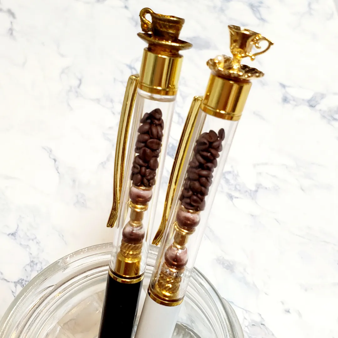 penchanさんのハーバリウム作品 | 【替え芯付き】【色を選べる】ハーバリウムボールペン 本体 ハ...