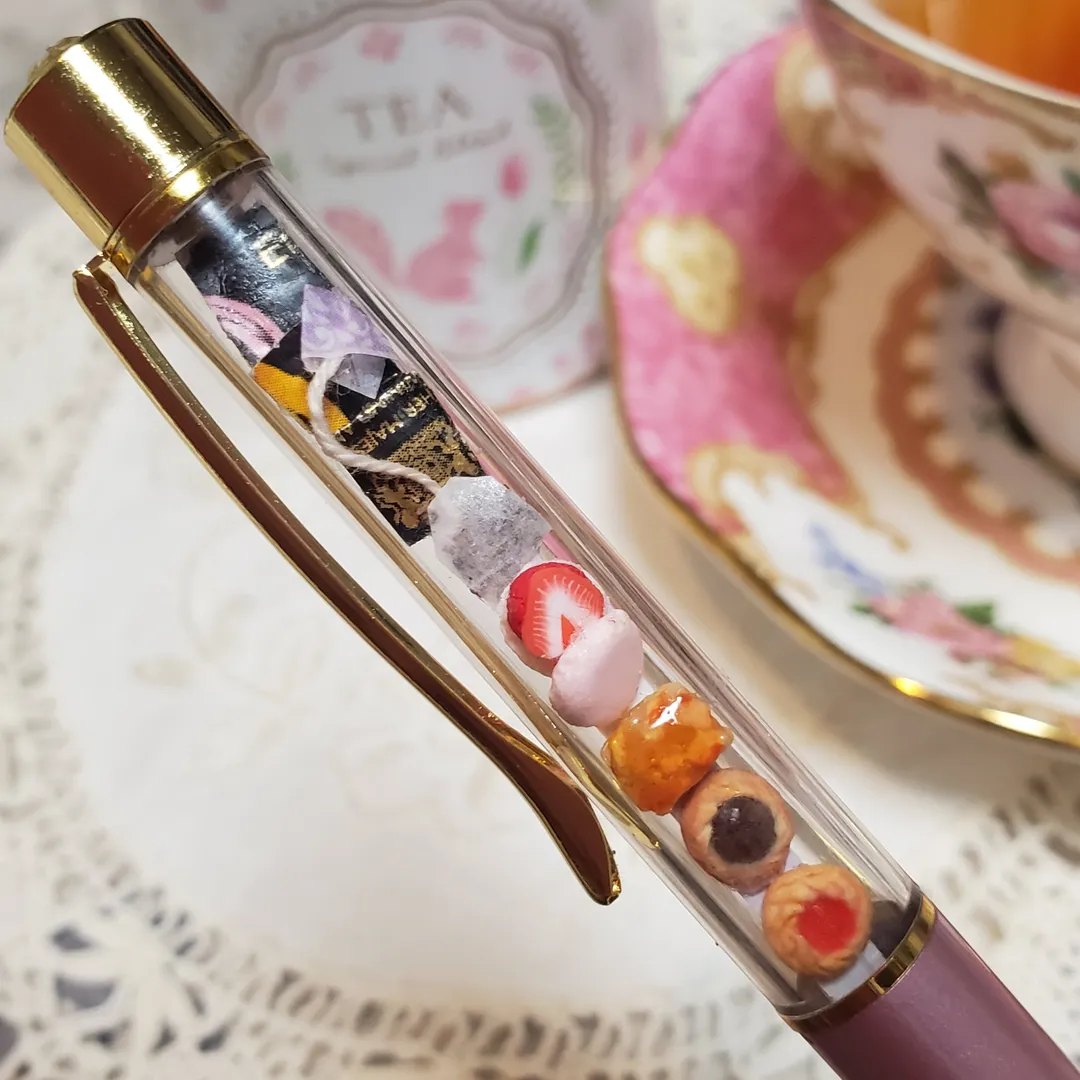 penchanさんの粘土作品 | 【替え芯付き】【色を選べる】ハーバリウムボールペン 本体 ハ...
