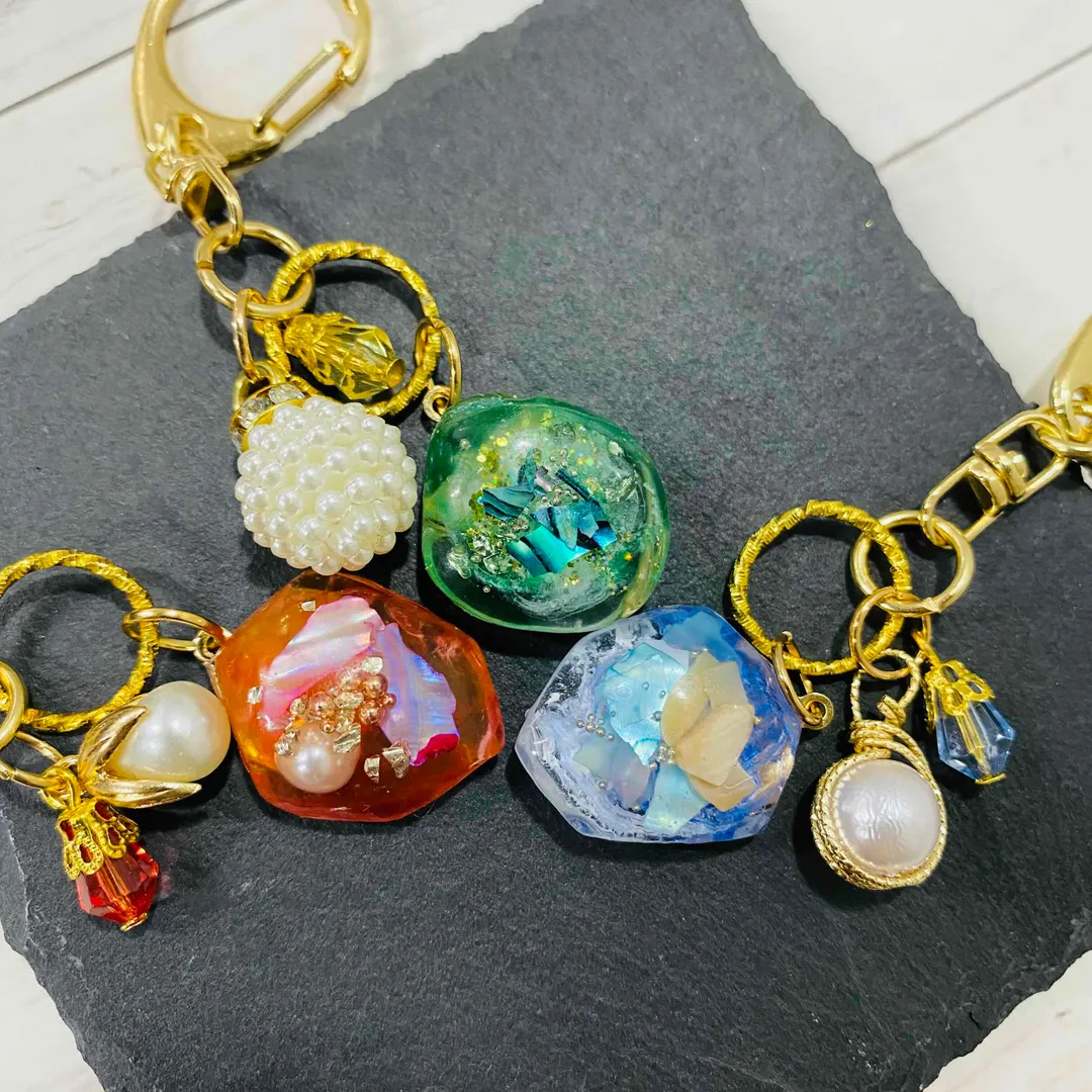 Mi-Syuさんのレジン作品 | 宝石の雫 レジン用着色剤 12色セット パジコ