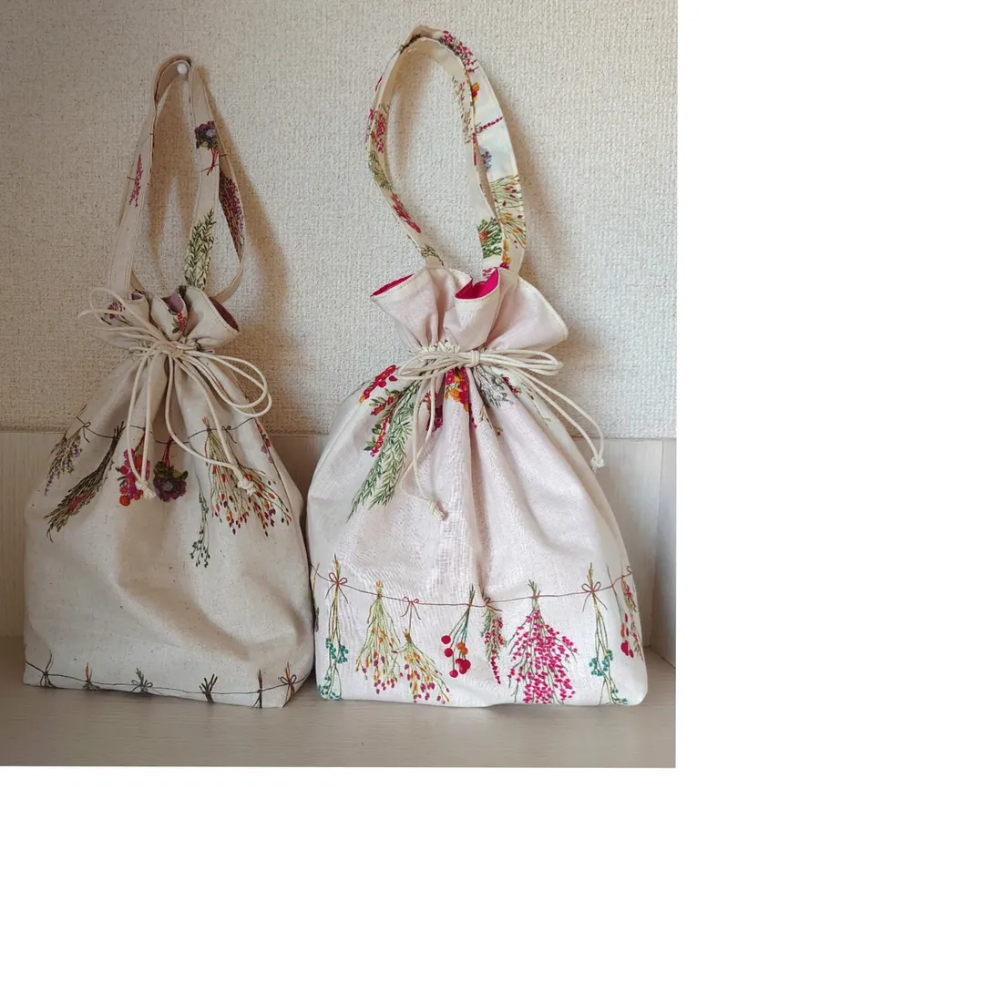 xxxmeguxxx13さんのソーイング作品 | 綿麻プリント
「モーメント・スワッグ」/1m
(ナチュラルホ...