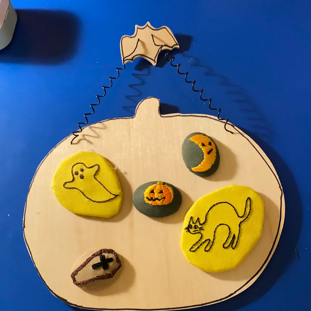 MiMiYokohamaさんの刺しゅう作品 | 刺しゅう糸 『DMC 25番刺繍糸 726番色』 DMC デ...