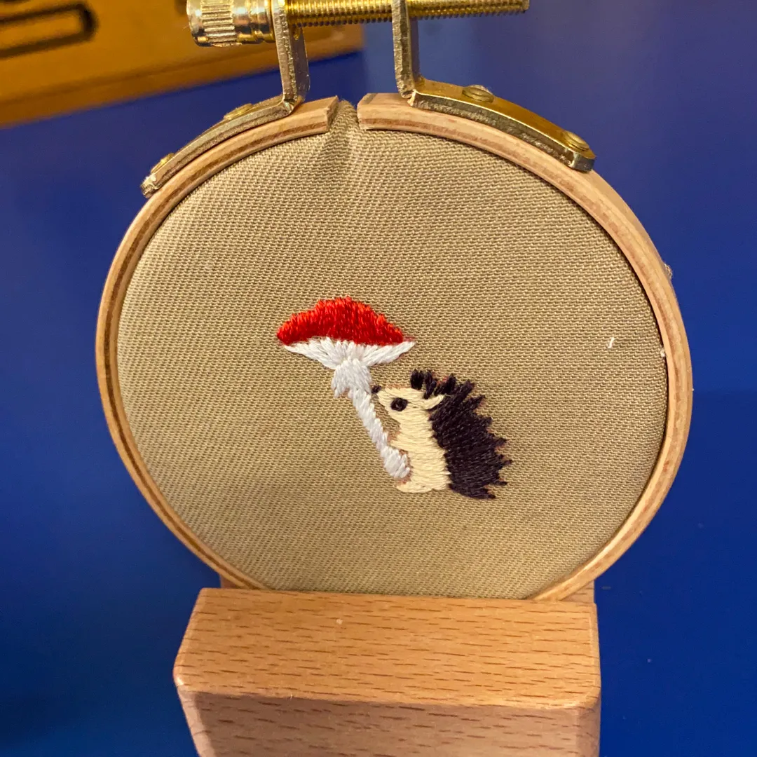 MiMiYokohamaさんの刺しゅう作品 | 刺しゅう糸 『DMC 25番刺繍糸 817番色』 DMC デ...