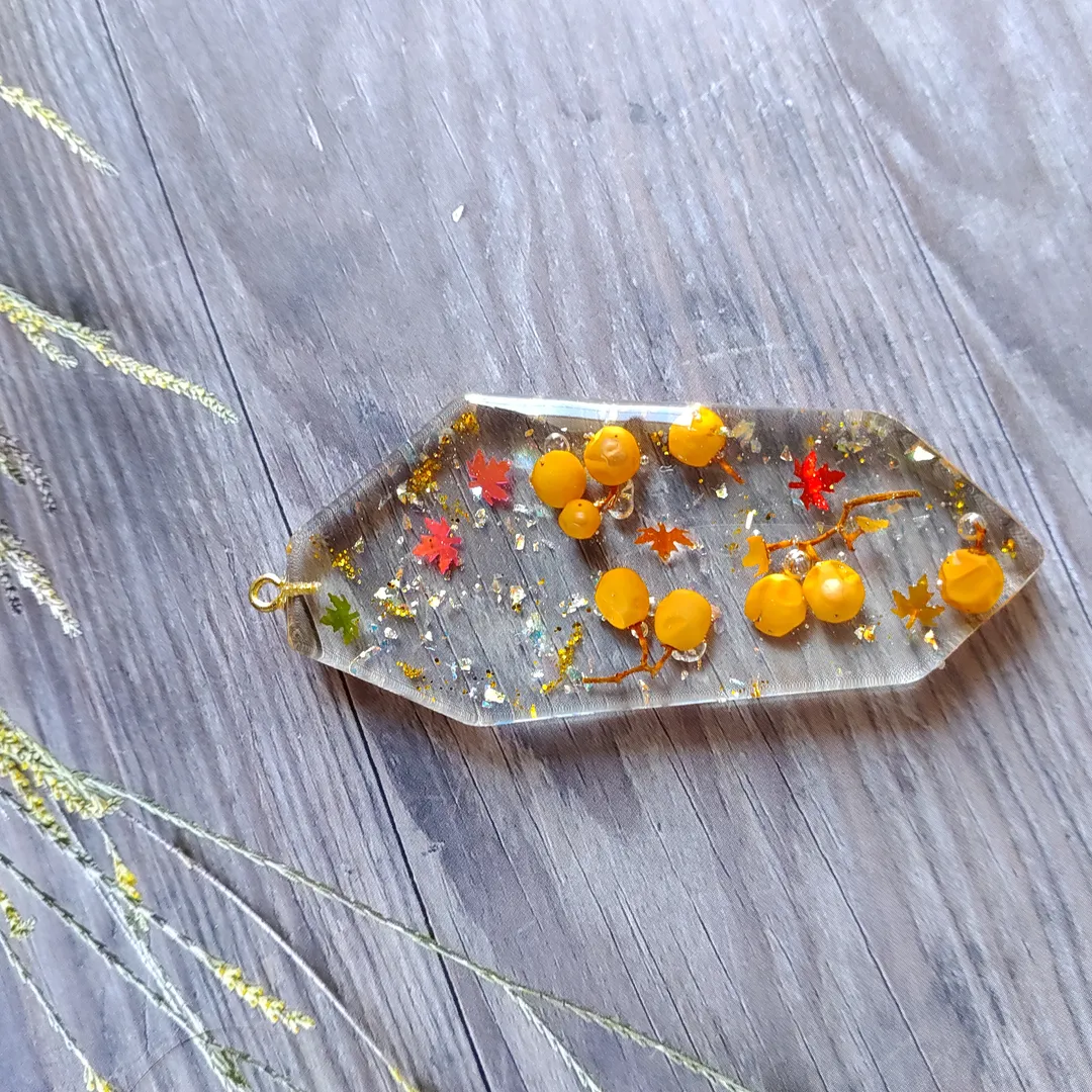 omiotukeさんのレジン作品 | シリコンモールド レジンモールド ヘアクリップ 3種 001...