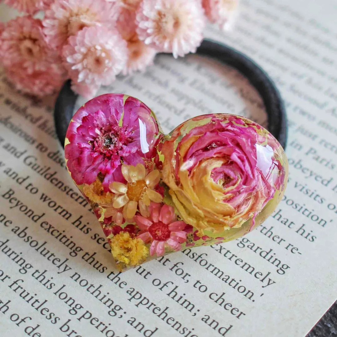 絵里奈さんのレジン作品 | 【定期便】作家のためのレジン 200g