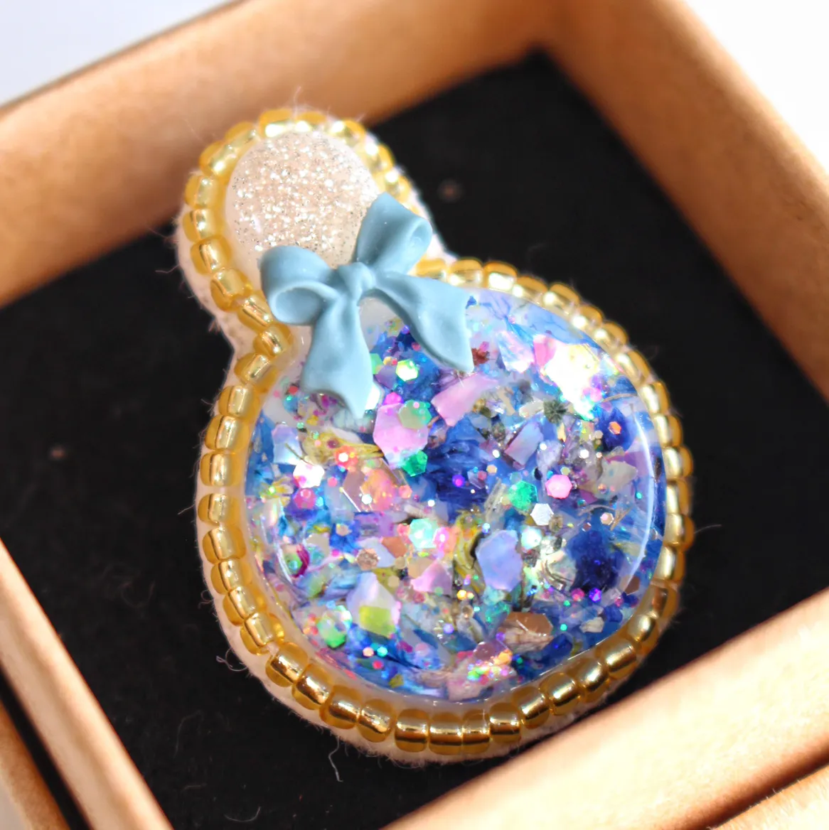絵里奈さんのレジン作品 | 【定期便】作家のためのレジン 200g