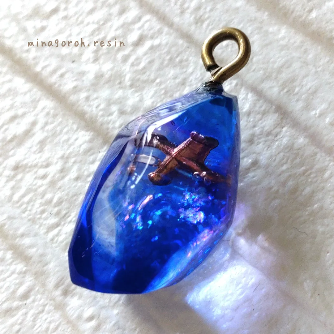 みなごろう♪さんのレジン作品 | crystal Aglaia アステリアカラー(日本製レジン...
