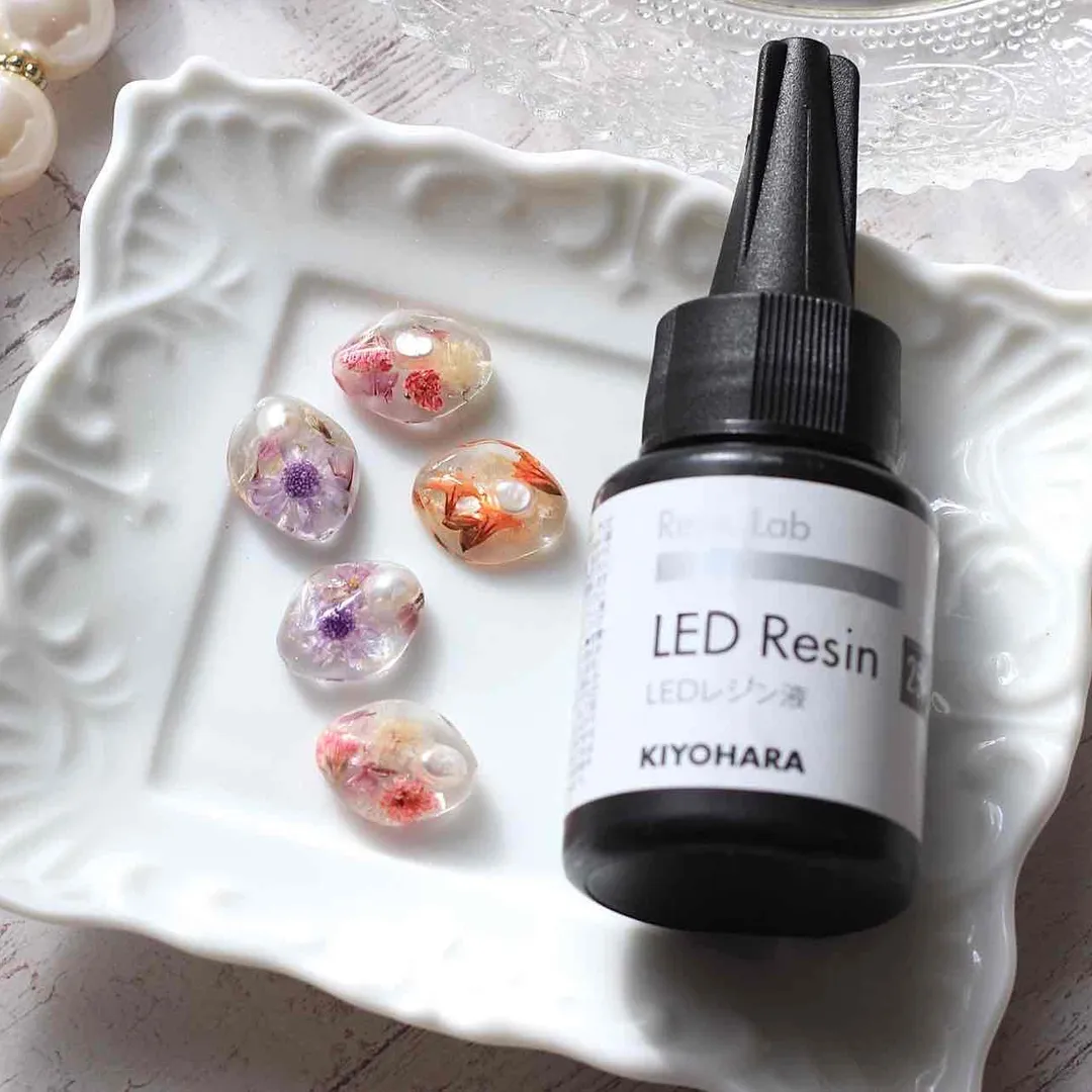 𝐂𝕠𝕞𝕒𝕣𝕚𝕞𝕒𝕕𝕖 (*こまり*)さんのレジン作品 | 清原 LED レジン液 25g 1本 1個 KIYOHARA...