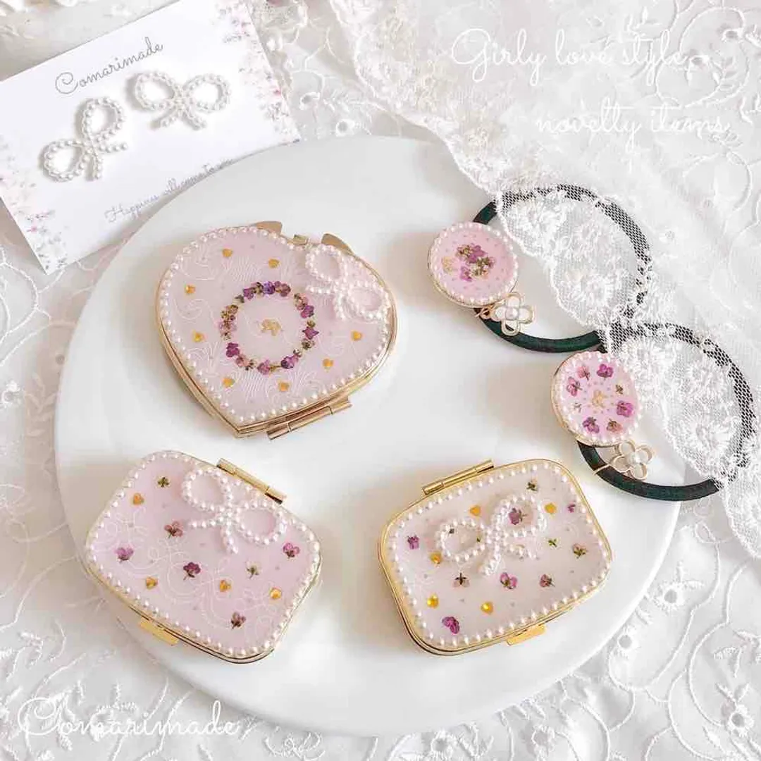 𝐂𝕠𝕞𝕒𝕣𝕚𝕞𝕒𝕕𝕖 (*こまり*)さんのレジン作品 | デコ素材【選べる！デコ素材3点セット】デコ用素材 デコ土台 ...