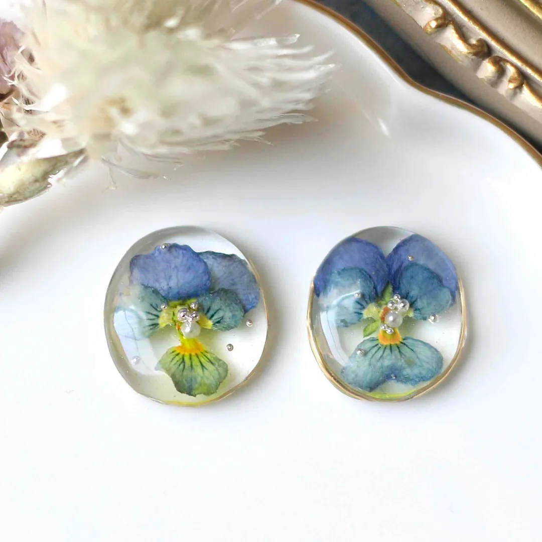 𝐂𝕠𝕞𝕒𝕣𝕚𝕞𝕒𝕕𝕖 (*こまり*)さんのレジン作品 | アーティスティックワイヤー / ノンターニッシュブラス / ...