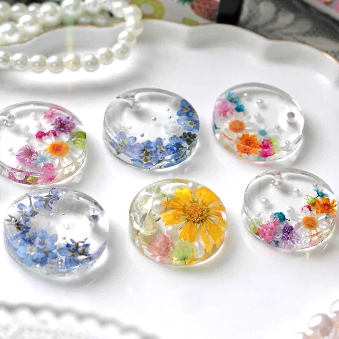 𝐂𝕠𝕞𝕒𝕣𝕚𝕞𝕒𝕕𝕖 (*こまり*)さんのレジン作品 | 作家のためのレジン 100g