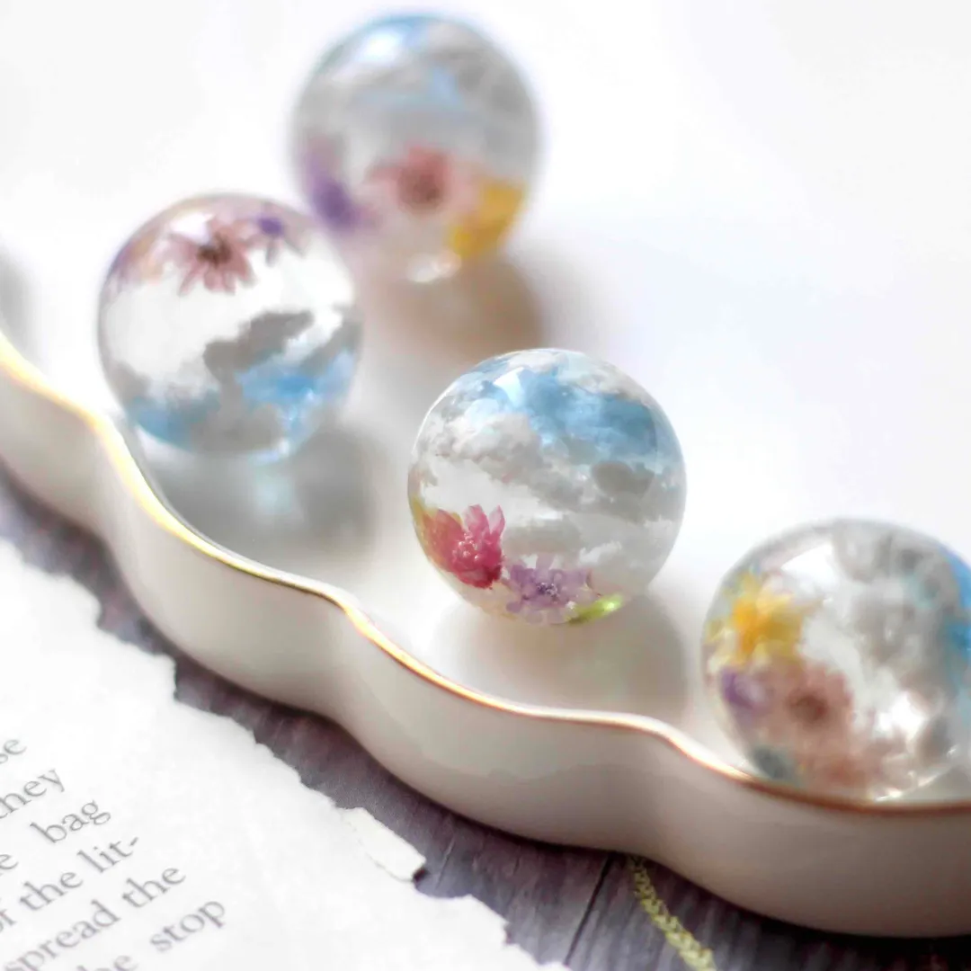 𝐂𝕠𝕞𝕒𝕣𝕚𝕞𝕒𝕕𝕖 (*こまり*)さんのレジン作品 | 【小分け】スターフラワー マルセラドライレジン用花材