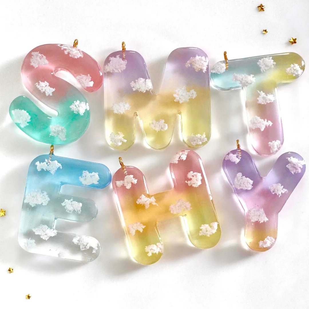 𝐂𝕠𝕞𝕒𝕣𝕚𝕞𝕒𝕕𝕖 (*こまり*)さんのレジン作品 | シリコンモールド アルファベット  丸文字  レジン