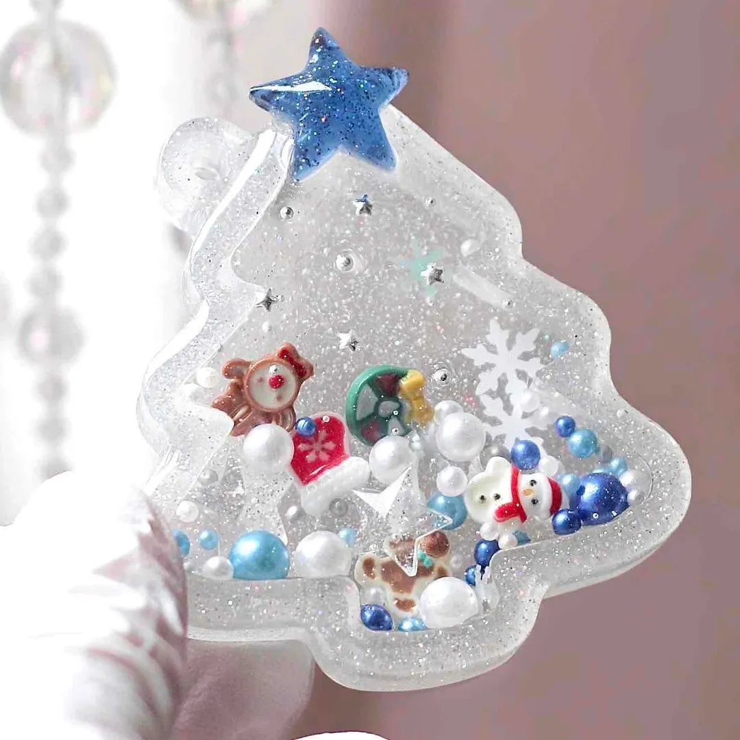 𝐂𝕠𝕞𝕒𝕣𝕚𝕞𝕒𝕕𝕖 (*こまり*)さんのレジン作品 | シリコンモールド クリスマスツリー ネコ オバケ シャカシャ...