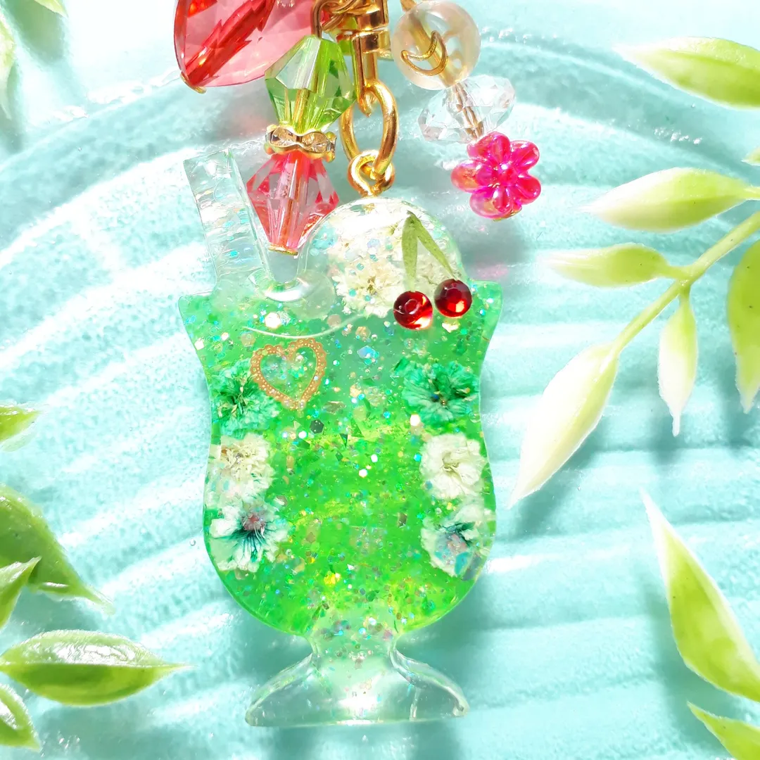 mimikikiraradora174さんのレジン作品 | プレゼント付き★【UV-LEDレジン液】タカラネイル レジン...