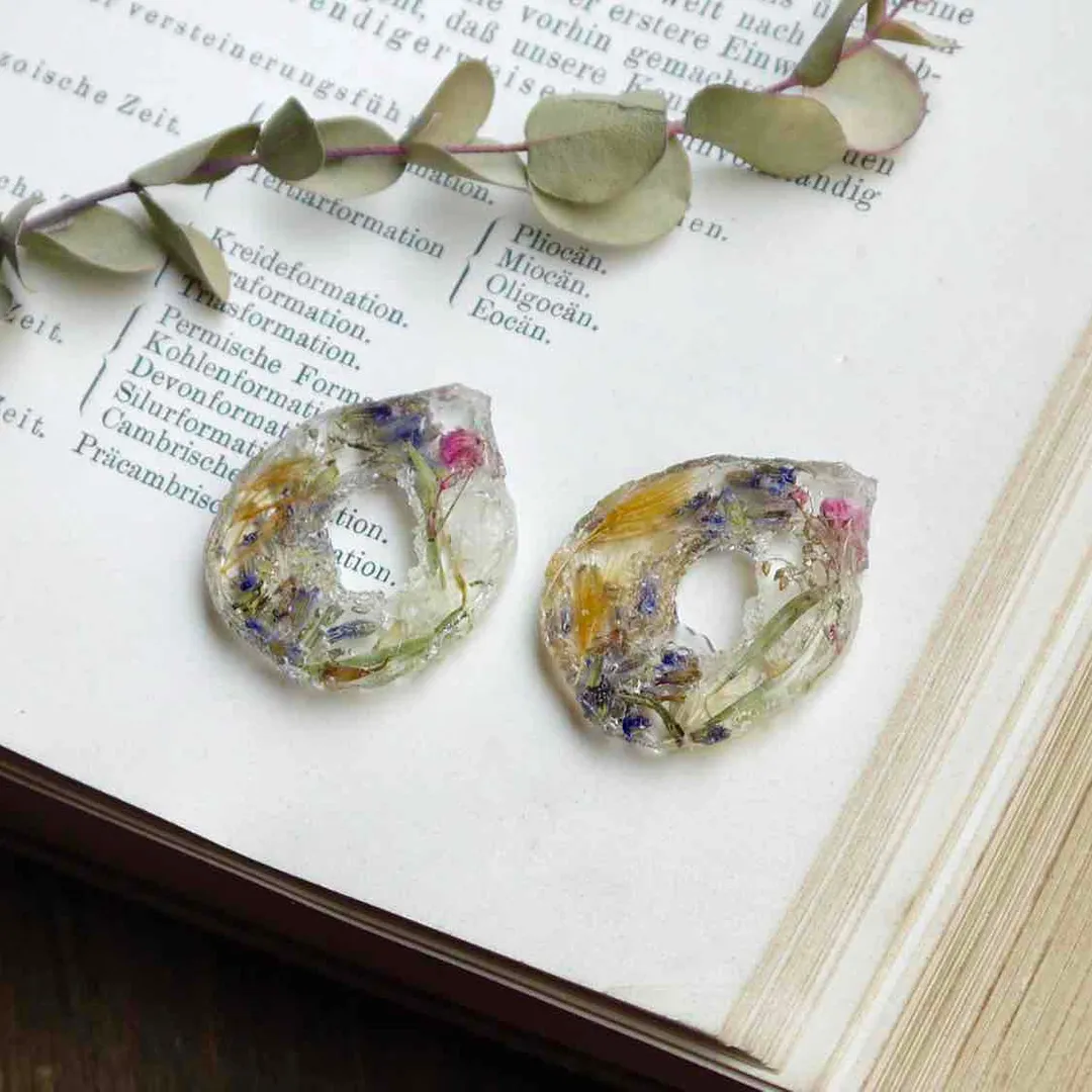 Une｜レジンアクセサリーさんのレジン作品 | 清原 UVクラフトレジン液 25g入り | レジン レジン液...