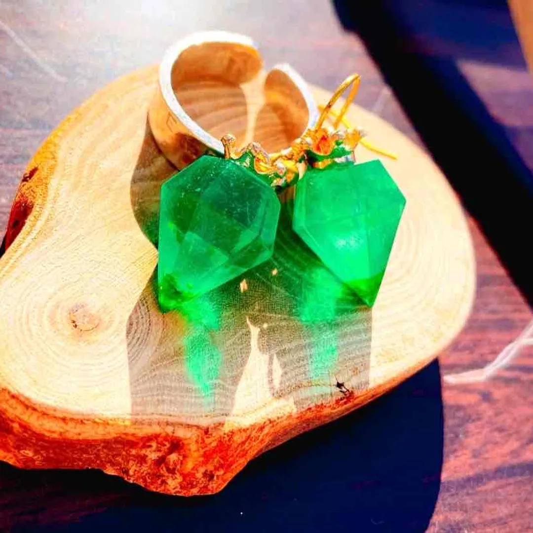 4VERT4さんのレジン作品 | UV-LEDレジン 星の雫［ハードタイプ］25ｇ