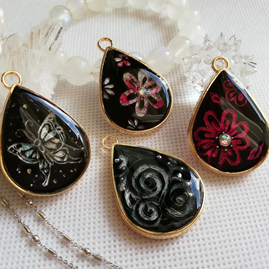 𝐻𝑎𝑛𝑎𝑦𝑢𝑘𝑖❁⃘*.ﾟはなゆきさんのレジン作品 | UV-LEDレジン液 タカラネイル