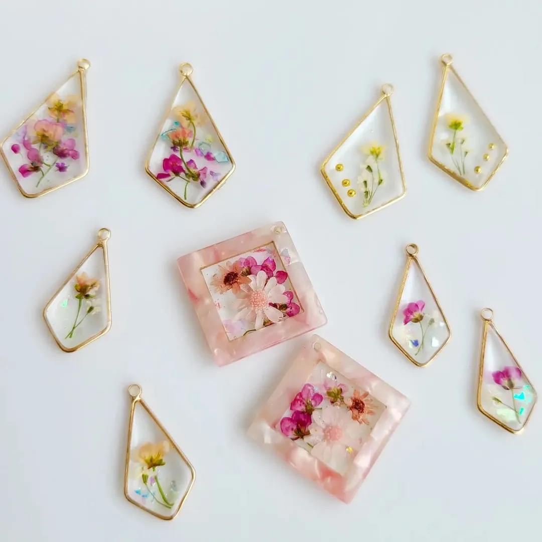 handmadeworks ARIAさんのレジン作品 | 【ドライフラワー】少し小ぶりの12輪　単色　スターフラワー《...