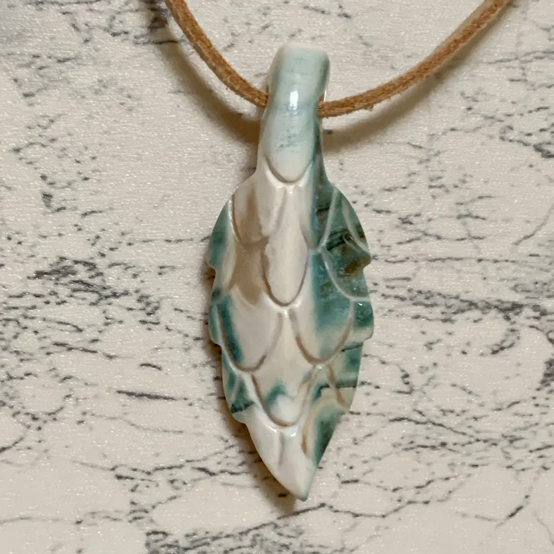 ポテチさんのその他の
ハンドメイド作品 | 夜光貝　ペンダント