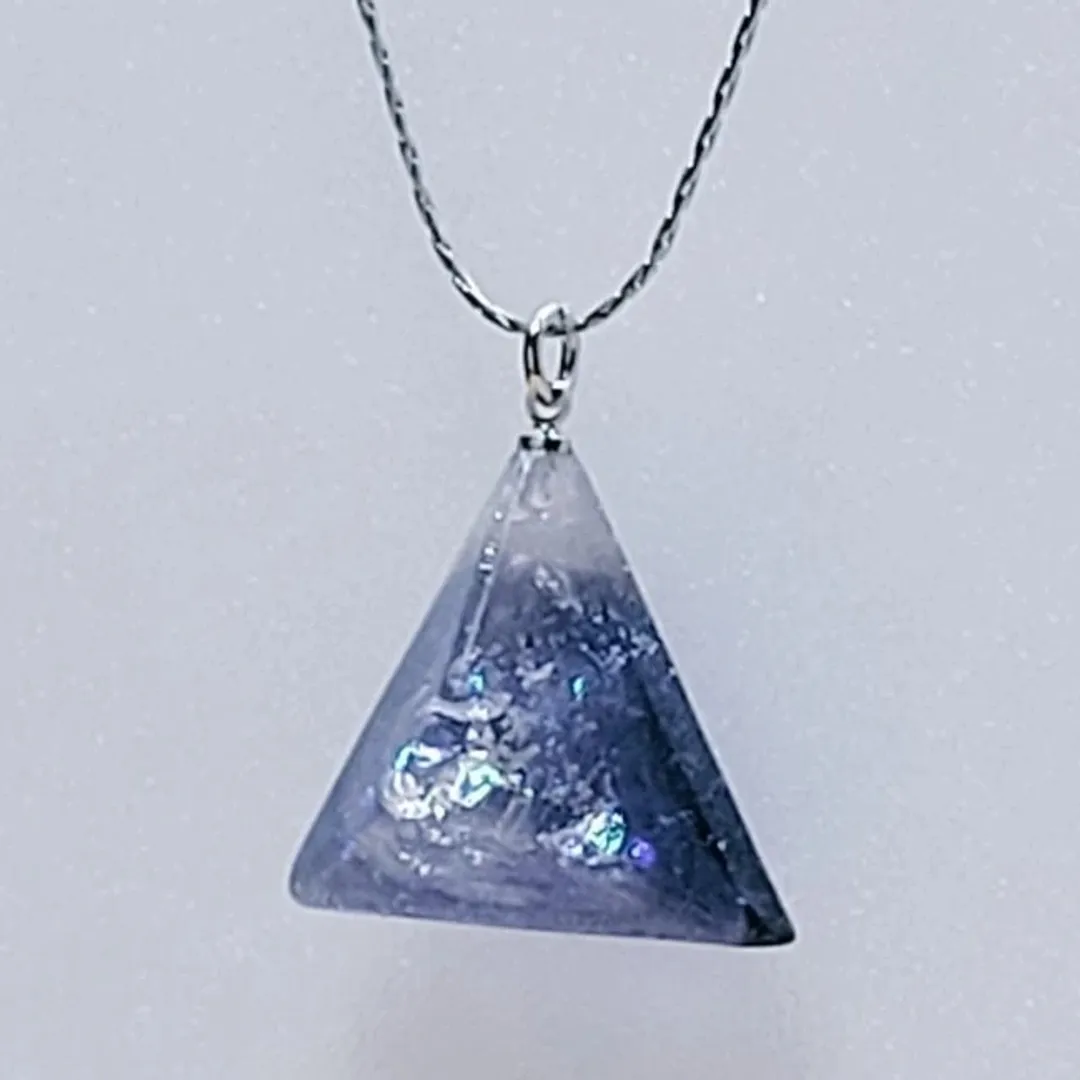 haco*nstructさんのレジン作品 | 【追加用レジン1本100g】作家のためのレジン 200gの定...