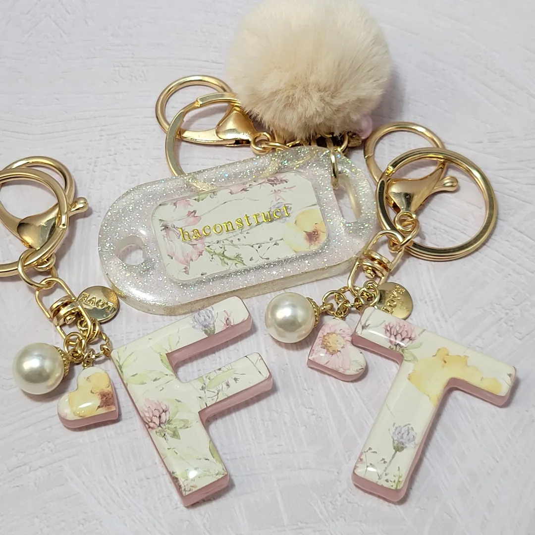 haco*nstructさんのレジン作品 | 【再販】Comarimade × 作家のためのレジン 『イニ...