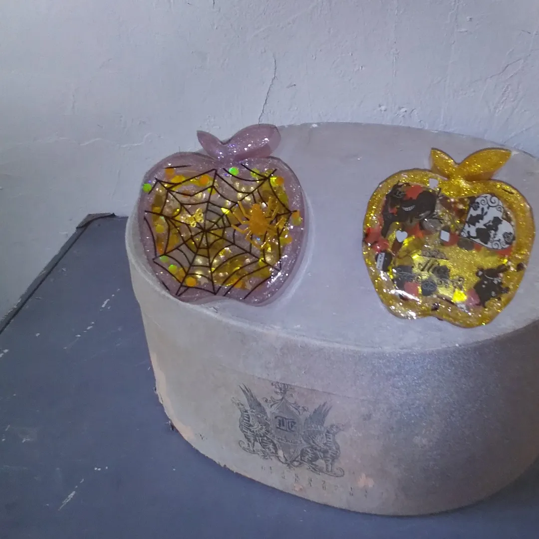 sio2（しお）さんのレジン作品 | 【追加用レジン1本100g】作家のためのレジン 200gの定...