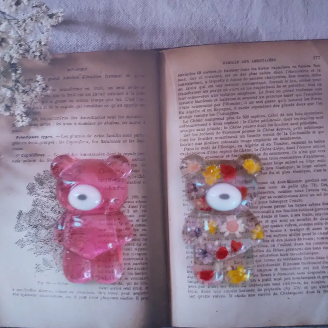 sio2（しお）さんのレジン作品 | UV-LEDレジン液 まさるの涙